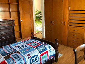 Venta Casa de 4 niveles en colonia Balcones Coloniales con jardín y roof garden
