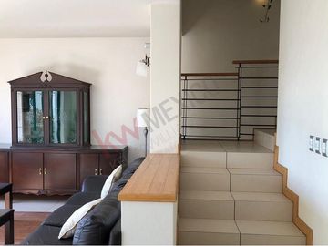 Venta Casa de 4 niveles en colonia Balcones Coloniales con jardín y roof garden