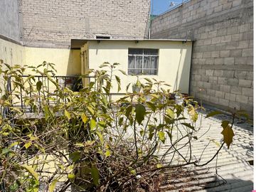Casa para remodelar en venta en Gustavo A Madero