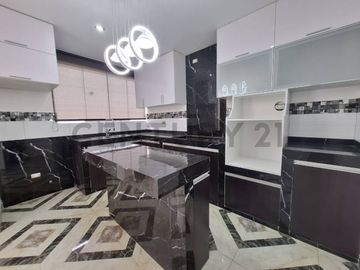 HERMOSA CASA EN VENTA EN RESIDENCIAL LAS VIÑAS DE POCOLLAY- TACNA