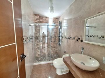 HERMOSA CASA EN VENTA EN RESIDENCIAL LAS VIÑAS DE POCOLLAY- TACNA