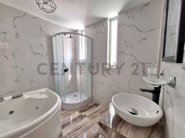 HERMOSA CASA EN VENTA EN RESIDENCIAL LAS VIÑAS DE POCOLLAY- TACNA