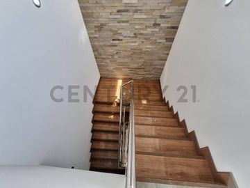 HERMOSA CASA EN VENTA EN RESIDENCIAL LAS VIÑAS DE POCOLLAY- TACNA