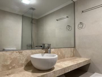 DEPARTAMENTO 3 AMB CON DOS COCHERAS Y BAULERA EN VENTA - VICENTE LOPEZ - APTO CRÉDITO