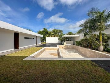 Casa en venta con amplio terreno En San Pedro Cholul dentro de Mérida Yucatán.