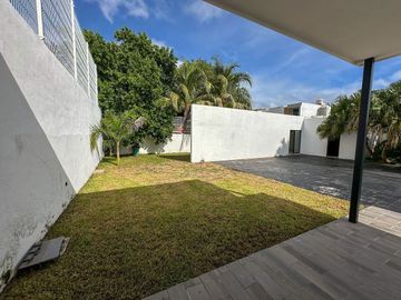 Casa en venta con amplio terreno En San Pedro Cholul dentro de Mérida Yucatán.