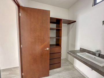 Casa en venta con amplio terreno En San Pedro Cholul dentro de Mérida Yucatán.