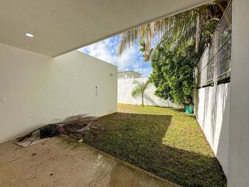 Casa en venta con amplio terreno En San Pedro Cholul dentro de Mérida Yucatán.