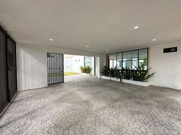 Casa en venta con amplio terreno En San Pedro Cholul dentro de Mérida Yucatán.