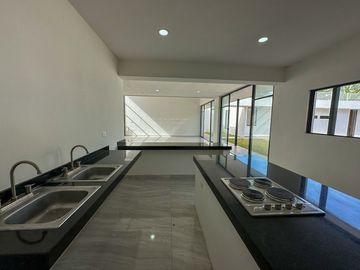 Casa en venta con amplio terreno En San Pedro Cholul dentro de Mérida Yucatán.