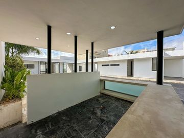 Casa en venta con amplio terreno En San Pedro Cholul dentro de Mérida Yucatán.