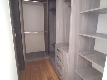 Penthouse sector Gonzalez Suarez a estrenar de 3 habitaciones