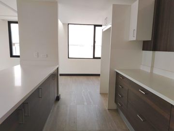 Penthouse sector Gonzalez Duarez de 3 habitaciones mas terraza