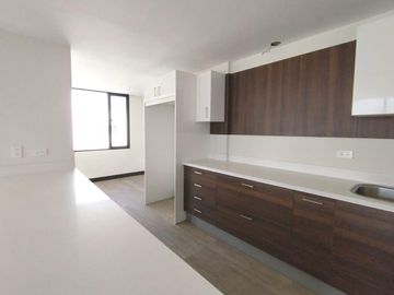 Penthouse sector Gonzalez Duarez de 3 habitaciones mas terraza
