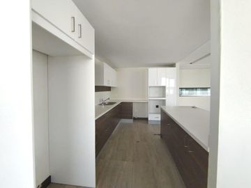 Penthouse sector Gonzalez Duarez de 3 habitaciones mas terraza