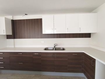 Penthouse sector Gonzalez Duarez de 3 habitaciones mas terraza