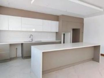 Casa de tres habitaciones con jardín de 130m2