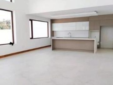 Casa de tres habitaciones con jardín de 130m2