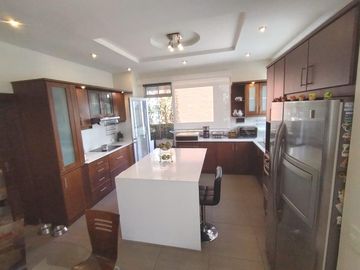 Departamento de 3 habitaciones en Urba. Jardines del Este