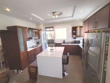 Departamento de 3 habitaciones en Urba. Jardines del Este