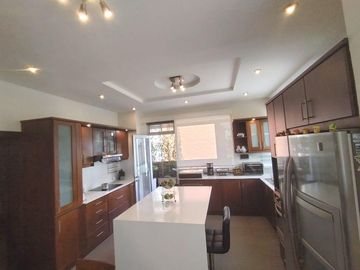 Departamento de 3 habitaciones en Urba. Jardines del Este