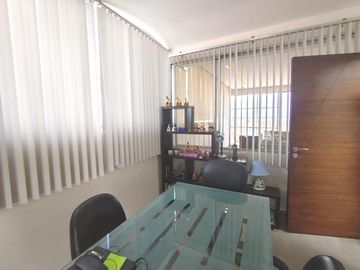 Departamento de 3 habitaciones en Urba. Jardines del Este