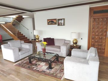 En venta espectacular Penthouse en Portugal y Eloy Alfaro