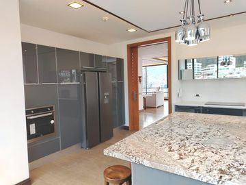 En venta espectacular Penthouse en Portugal y Eloy Alfaro