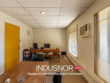 Bodega en Venta en Industrial Galpón sector Mariscal con Av.Santa Rosa