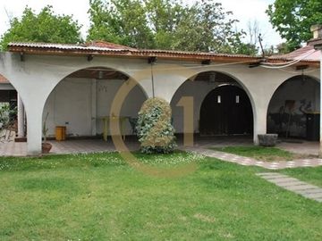 Casa de 5D y 4B en La Reina con casa adicional