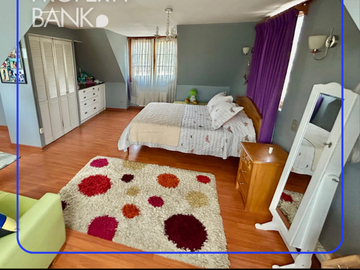 Casa en Venta en Valenzuela Puelma 9035