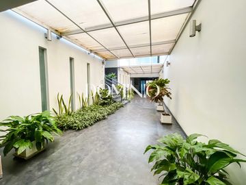 Alquiler de duplex en Av. Circunvalacion Golf los Incas