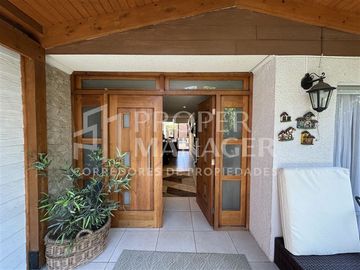 Casa en Venta en Casa 3D-2B-4Estac + Terraza + Piscina Doña Las Violetas