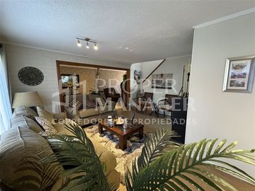 Casa en Venta en Casa 3D-2B-4Estac + Terraza + Piscina Doña Las Violetas