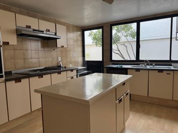 Venta casa en la herradura de 550m2