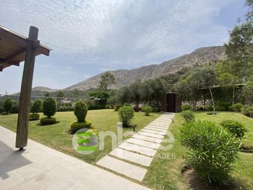 Hermosa y moderna casa de Campo a la Venta en Condominio La Quebrada (Cieneguilla) Etapa 1