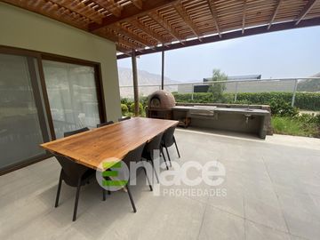 Hermosa y moderna casa de Campo a la Venta en Condominio La Quebrada (Cieneguilla) Etapa 1