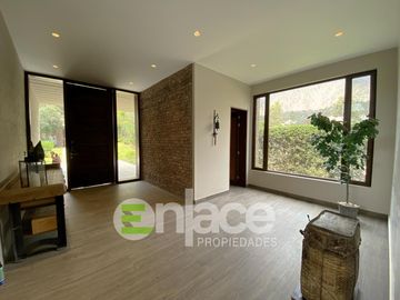 Hermosa y moderna casa de Campo a la Venta en Condominio La Quebrada (Cieneguilla) Etapa 1
