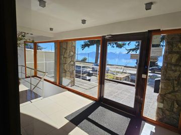 Departamento céntrico, frente al lago Nahuel Huapi