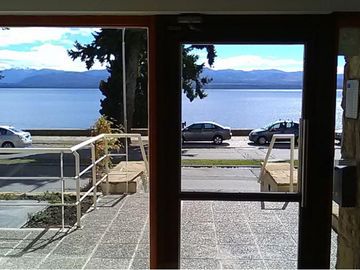 Departamento céntrico, frente al lago Nahuel Huapi