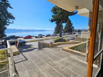 Departamento céntrico, frente al lago Nahuel Huapi