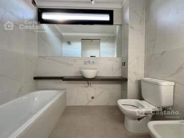 Moderno Exc. Semi.Piso 2 Amb. de Categoría con Balcón, Cochera   Quincho a Estrenar