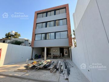 Moderno Exc. Semi.Piso 2 Amb. de Categoría con Balcón, Cochera   Quincho a Estrenar