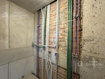 Moderno Exc. Semi.Piso 2 Amb. de Categoría con Balcón, Cochera   Quincho a Estrenar