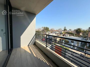Moderno Exc. Semi.Piso 2 Amb. de Categoría con Balcón, Cochera   Quincho a Estrenar
