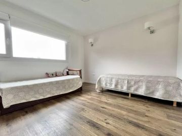 Casa en venta - 3 Dormitorios 1 Baño - Cochera - 1.050Mts2 - Chapadmalal