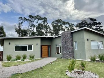Casa en venta - 3 Dormitorios 1 Baño - Cochera - 1.050Mts2 - Chapadmalal