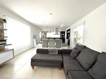 Casa en venta - 3 Dormitorios 1 Baño - Cochera - 1.050Mts2 - Chapadmalal