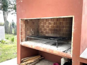 Casa en venta - 3 Dormitorios 1 Baño - Cochera - 1.050Mts2 - Chapadmalal