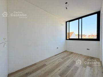 Moderno 3 Amb Semipiso a Estrenar con 2 Baños, Balcón   Cochera y Quincho